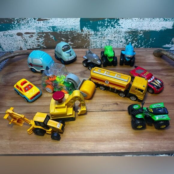 Bundle of 12 Cars and Vehicles Construction Lightning McQueen and misc  others - Picture 1 of 7